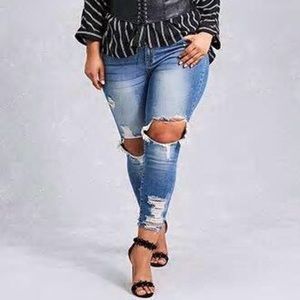 Plus SZ Distressed Jeans